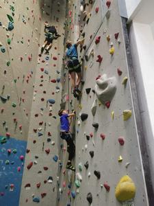 Biathlon Team Allgäu Schüler Athleten in der Kletterhalle